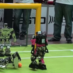 Los robots son muy malos jugando al fútbol #robots